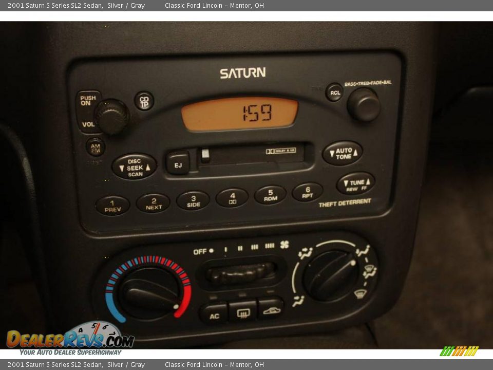 2001 Saturn S Series SL2 Sedan Silver / Gray Photo #11