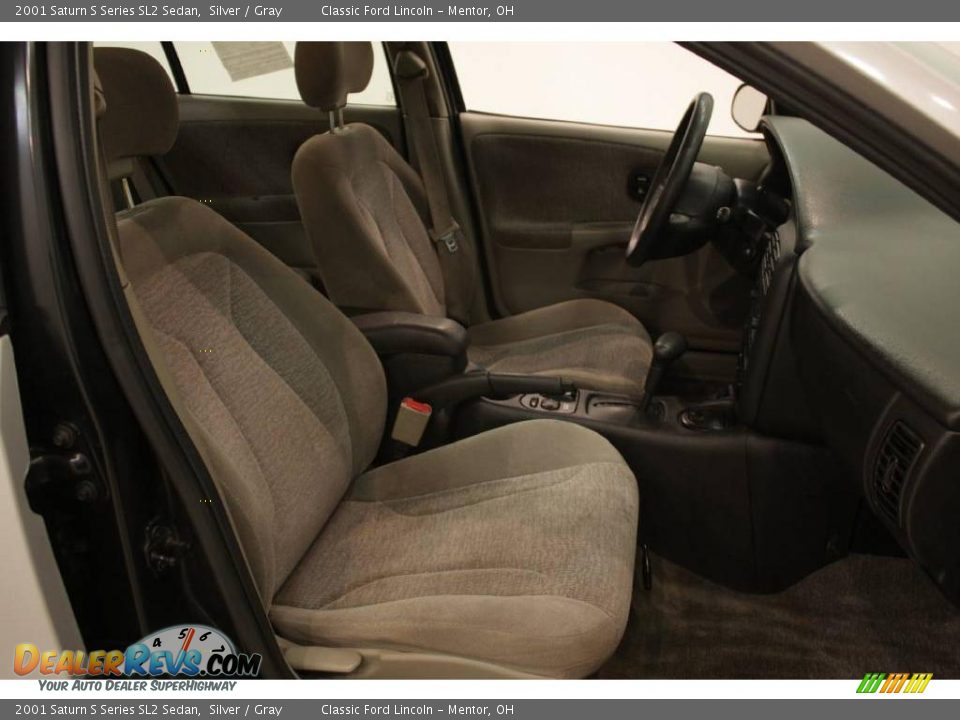 2001 Saturn S Series SL2 Sedan Silver / Gray Photo #13