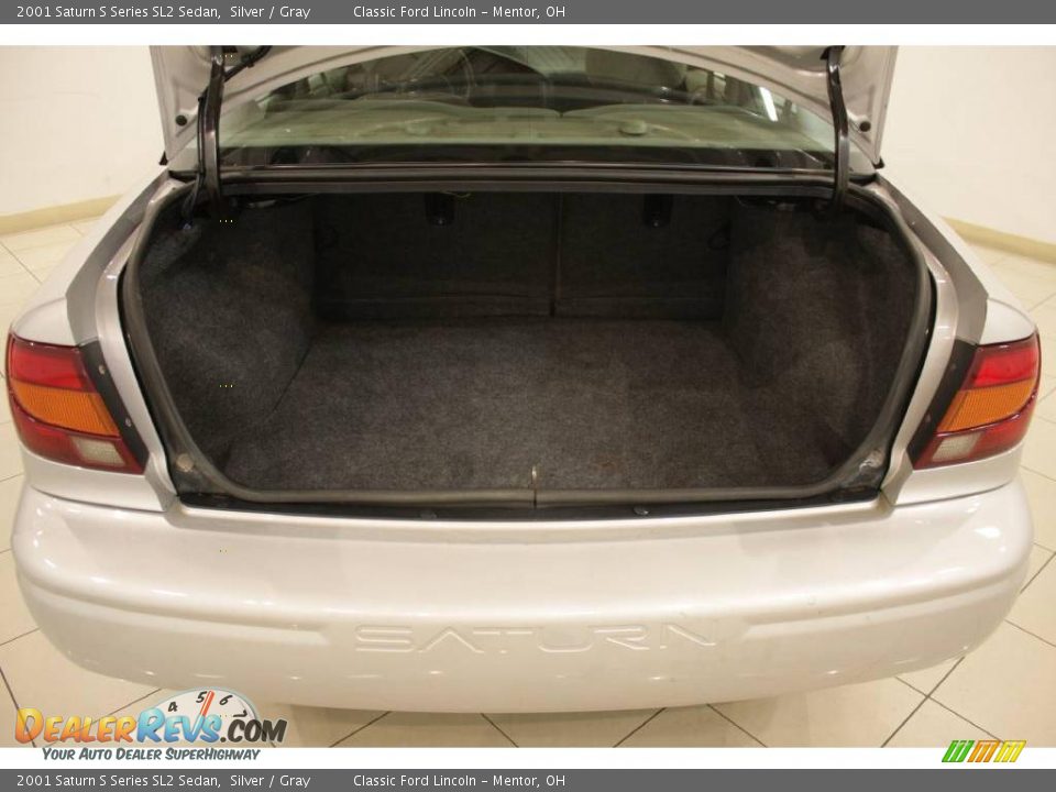 2001 Saturn S Series SL2 Sedan Silver / Gray Photo #16