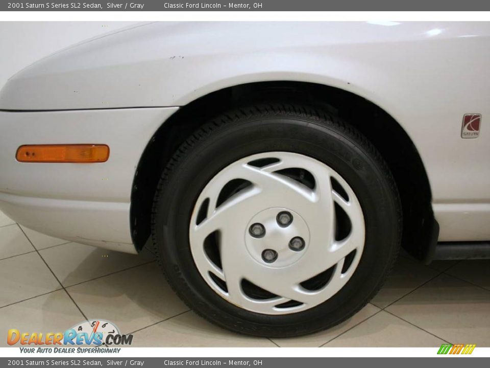 2001 Saturn S Series SL2 Sedan Silver / Gray Photo #18