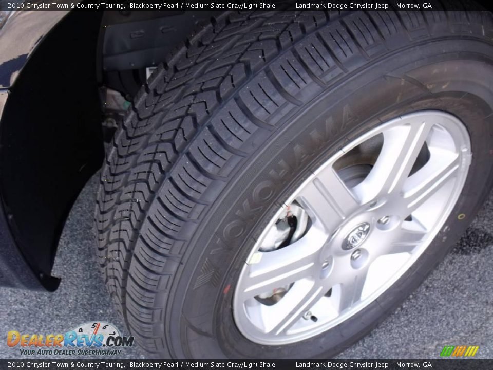 2010 Chrysler Town & Country Touring Blackberry Pearl / Medium Slate Gray/Light Shale Photo #14