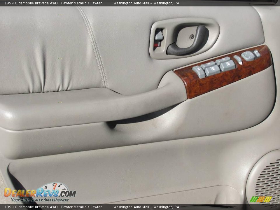 1999 Oldsmobile Bravada AWD Pewter Metallic / Pewter Photo #9