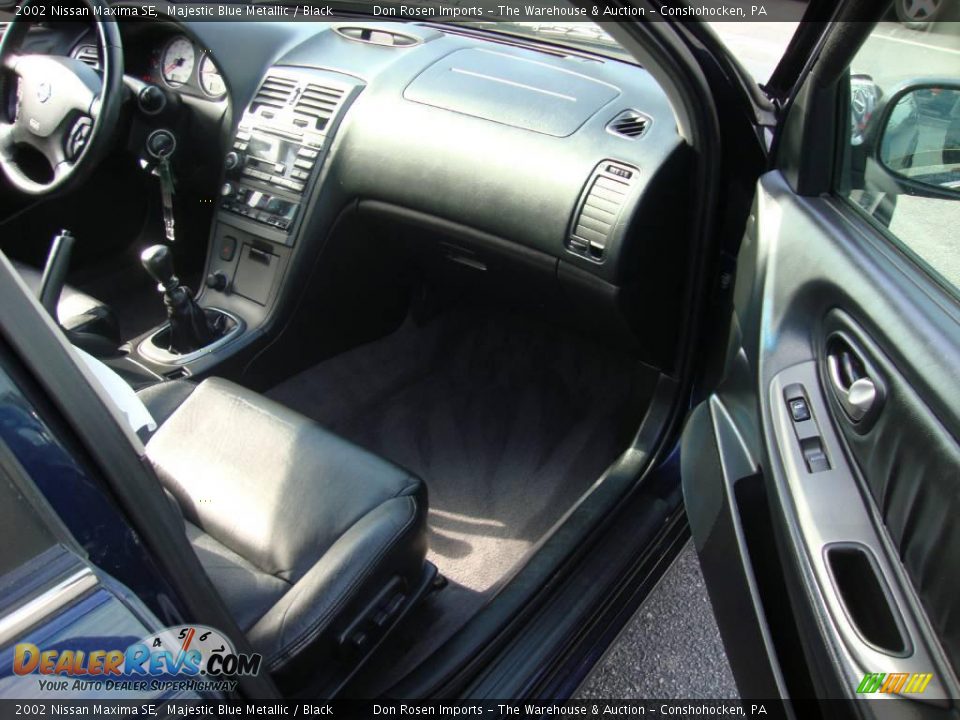 2002 Nissan Maxima SE Majestic Blue Metallic / Black Photo #17