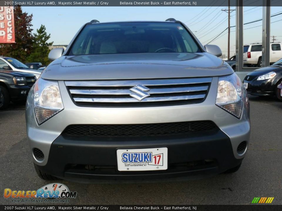 2007 Suzuki XL7 Luxury AWD Majestic Silver Metallic / Grey Photo #2