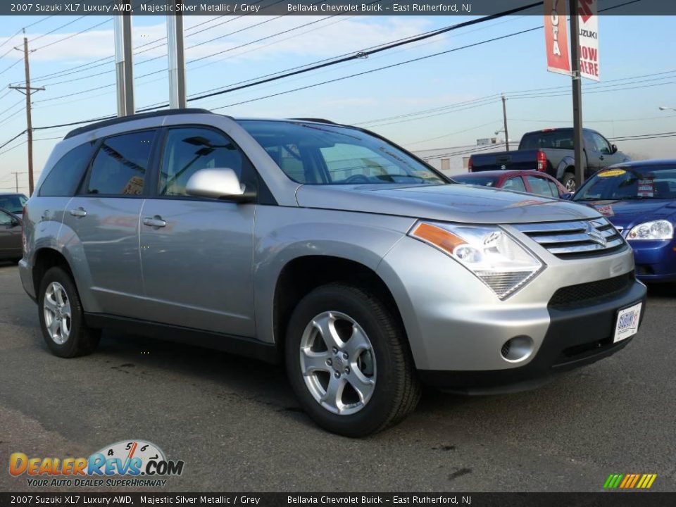 2007 Suzuki XL7 Luxury AWD Majestic Silver Metallic / Grey Photo #3