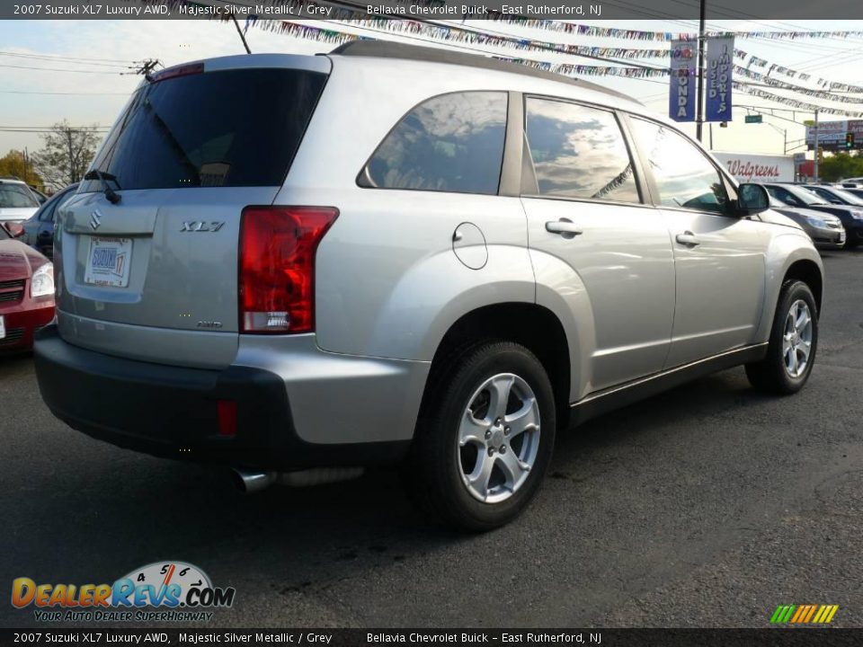 2007 Suzuki XL7 Luxury AWD Majestic Silver Metallic / Grey Photo #4