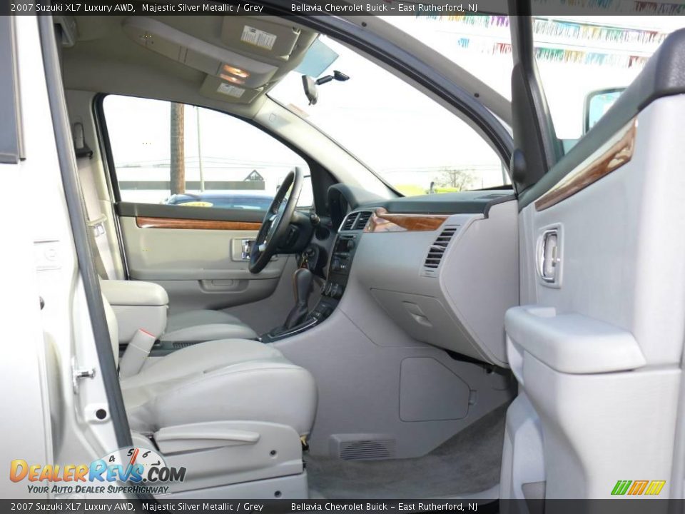 2007 Suzuki XL7 Luxury AWD Majestic Silver Metallic / Grey Photo #8
