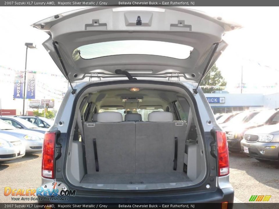 2007 Suzuki XL7 Luxury AWD Majestic Silver Metallic / Grey Photo #13