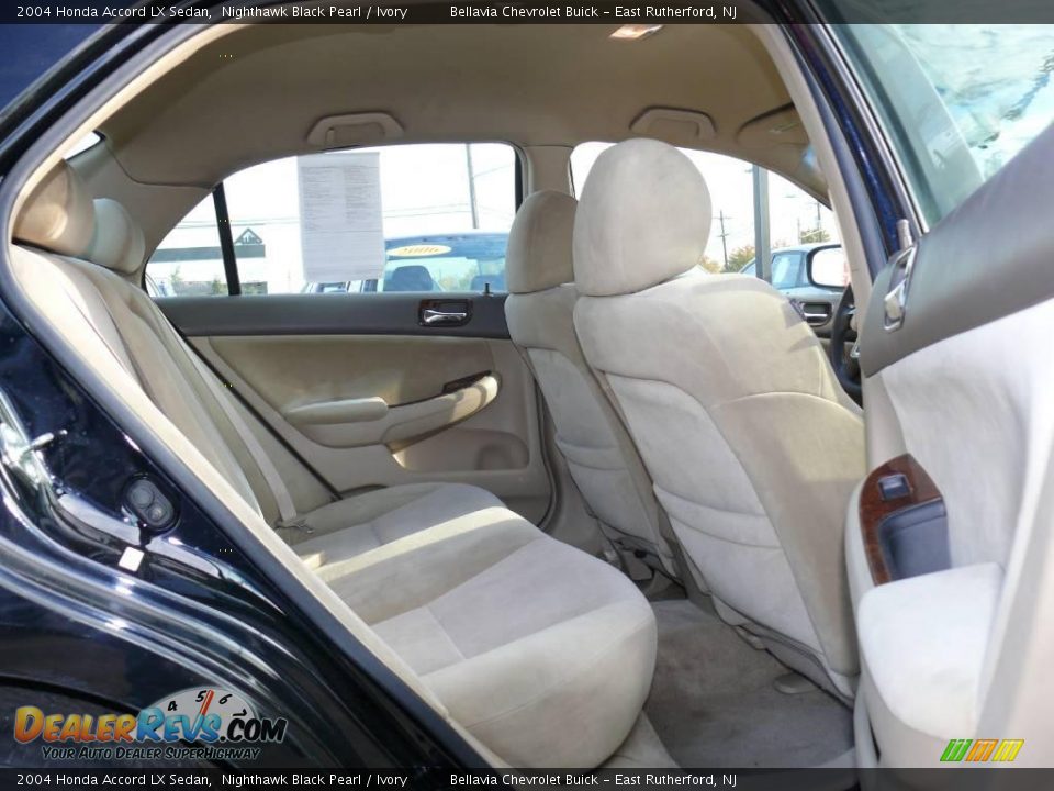 2004 Honda Accord LX Sedan Nighthawk Black Pearl / Ivory Photo #12