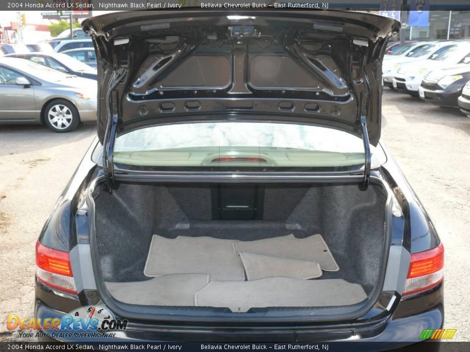 2004 Honda Accord LX Sedan Nighthawk Black Pearl / Ivory Photo #13