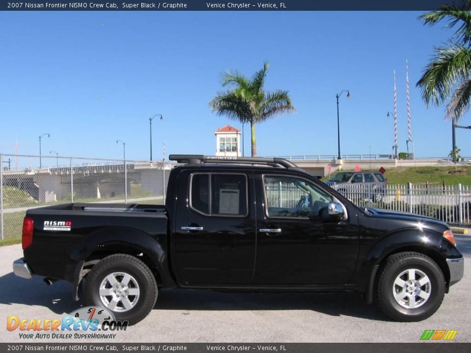 2007 Nissan Frontier NISMO Crew Cab Super Black / Graphite Photo #3