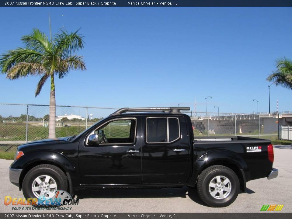 2007 Nissan Frontier NISMO Crew Cab Super Black / Graphite Photo #4