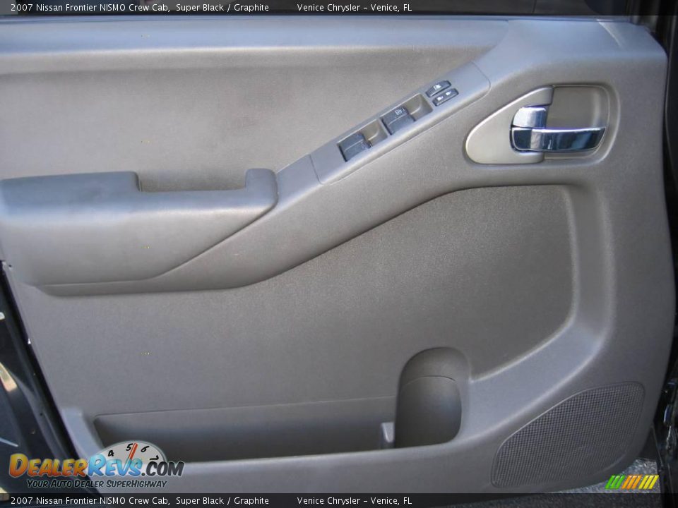 2007 Nissan Frontier NISMO Crew Cab Super Black / Graphite Photo #12