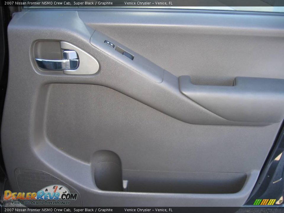 2007 Nissan Frontier NISMO Crew Cab Super Black / Graphite Photo #13