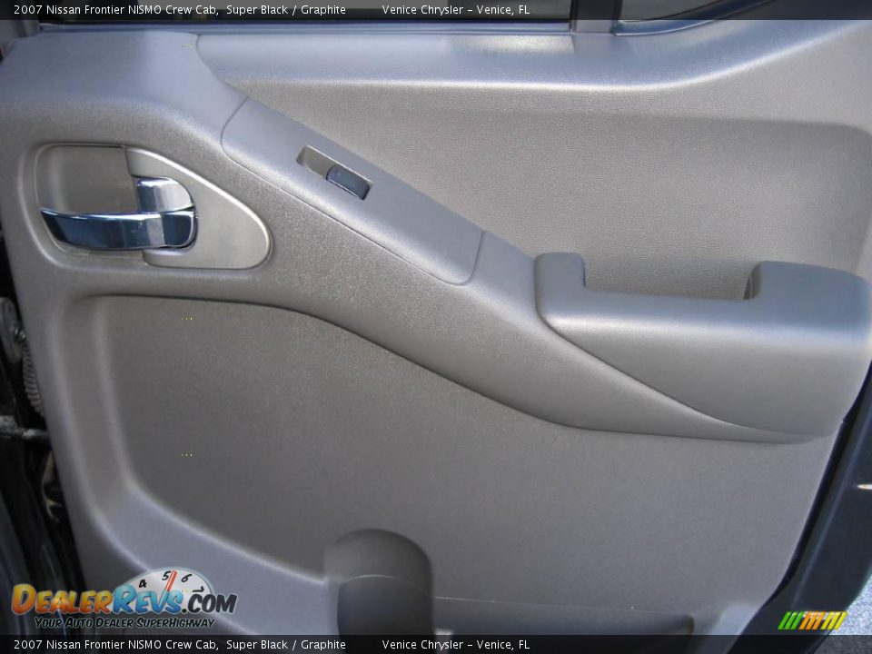 2007 Nissan Frontier NISMO Crew Cab Super Black / Graphite Photo #15