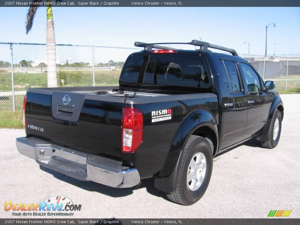 2007 Nissan Frontier NISMO Crew Cab Super Black / Graphite Photo #16