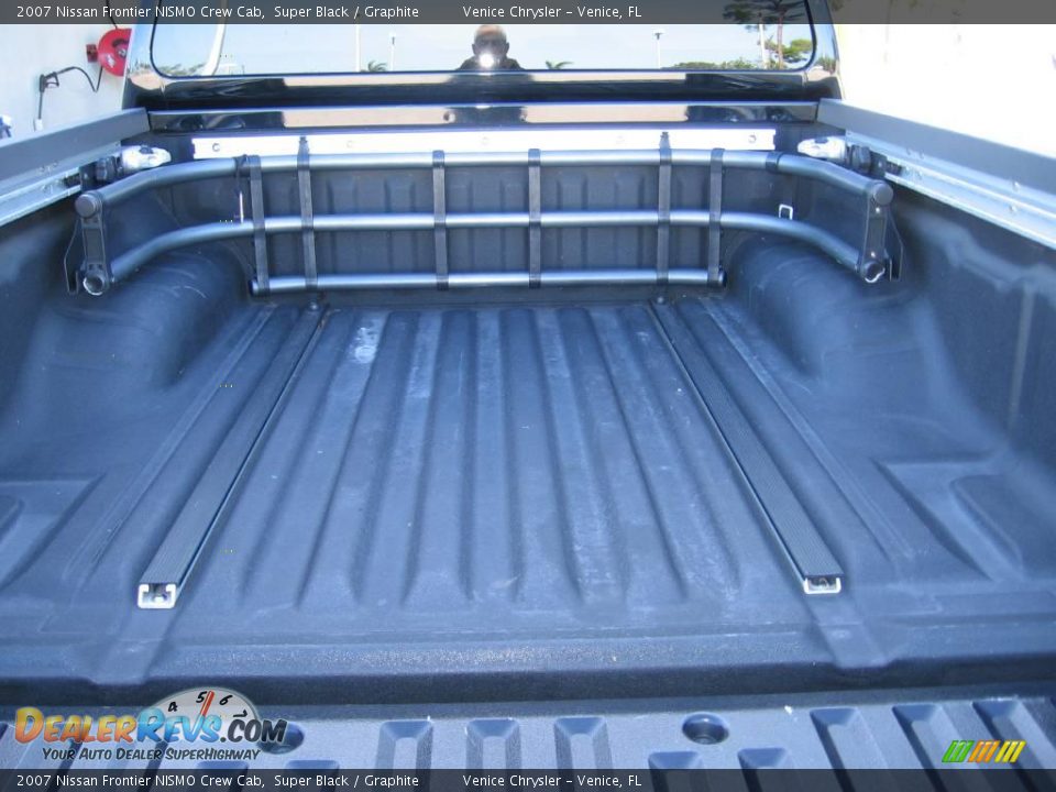 2007 Nissan Frontier NISMO Crew Cab Super Black / Graphite Photo #26
