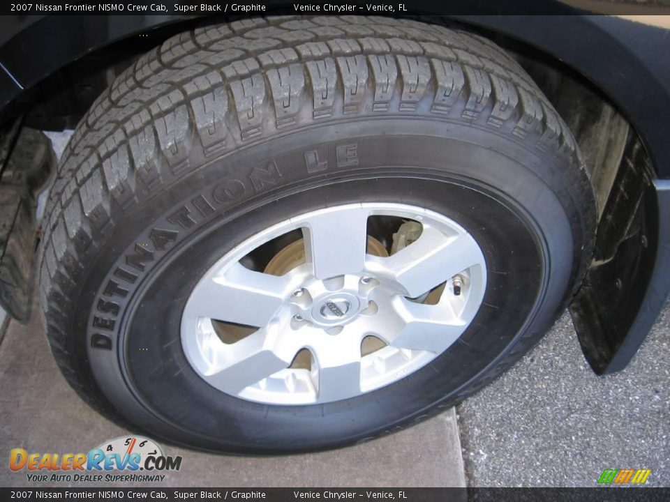 2007 Nissan Frontier NISMO Crew Cab Super Black / Graphite Photo #27