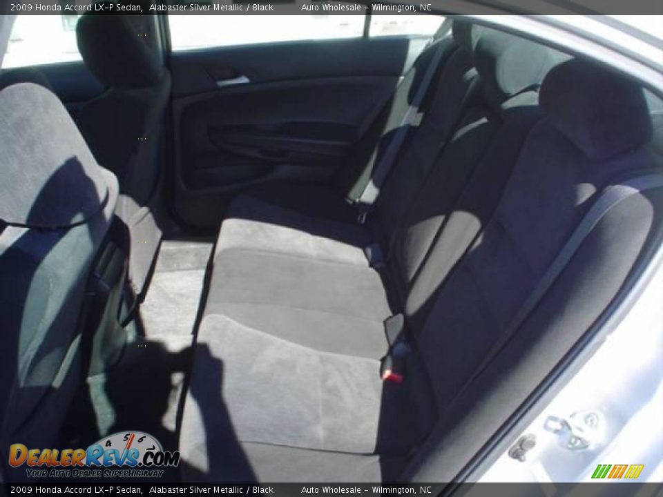 2009 Honda Accord LX-P Sedan Alabaster Silver Metallic / Black Photo #7