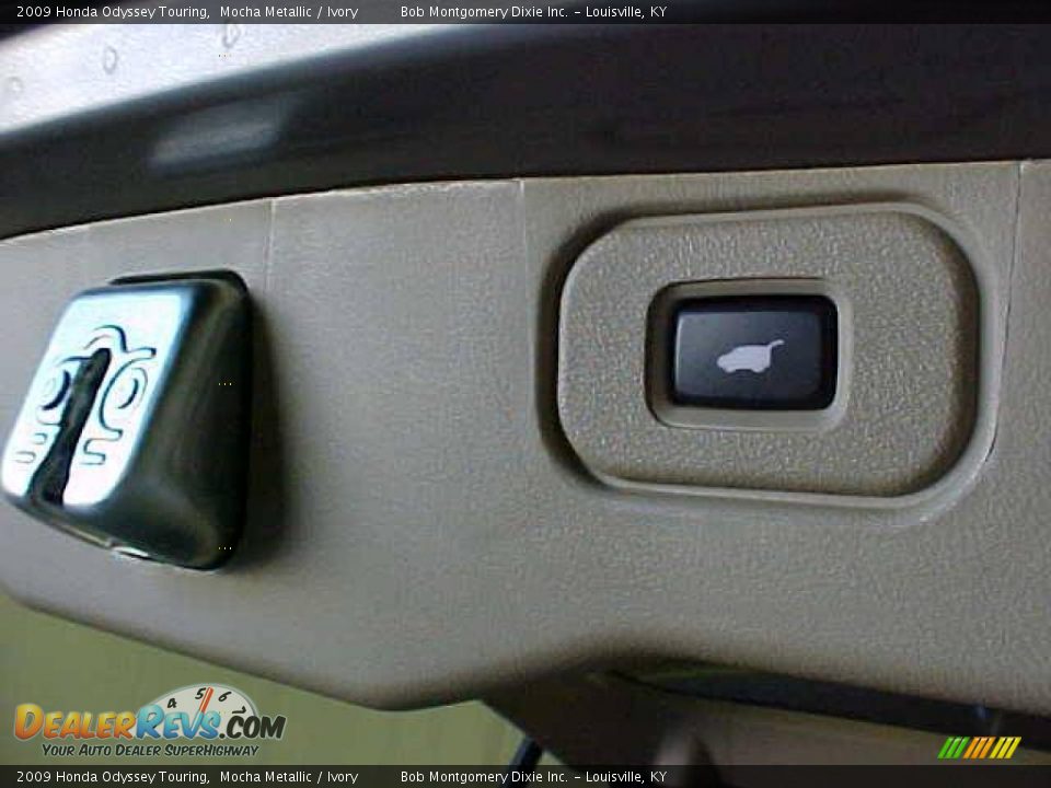 2009 Honda Odyssey Touring Mocha Metallic / Ivory Photo #26