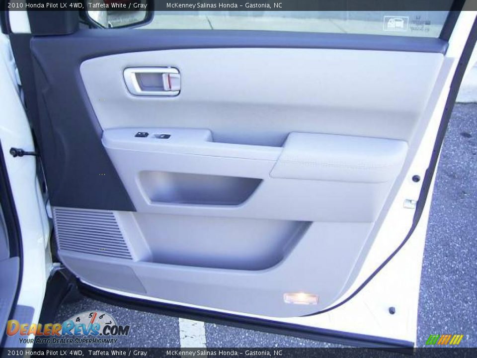 2010 Honda Pilot LX 4WD Taffeta White / Gray Photo #18