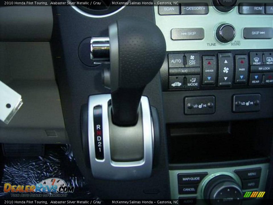 2010 Honda Pilot Touring Alabaster Silver Metallic / Gray Photo #27