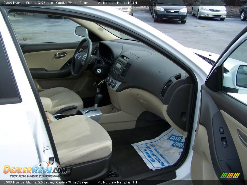 2009 Hyundai Elantra GLS Sedan Captiva White / Beige Photo #8