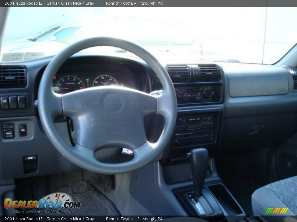 2001 Isuzu Rodeo LS Garden Green Mica / Gray Photo #12