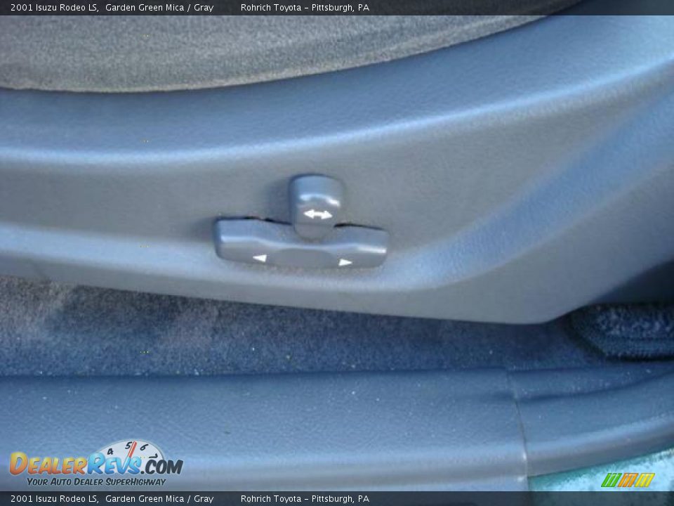 2001 Isuzu Rodeo LS Garden Green Mica / Gray Photo #15