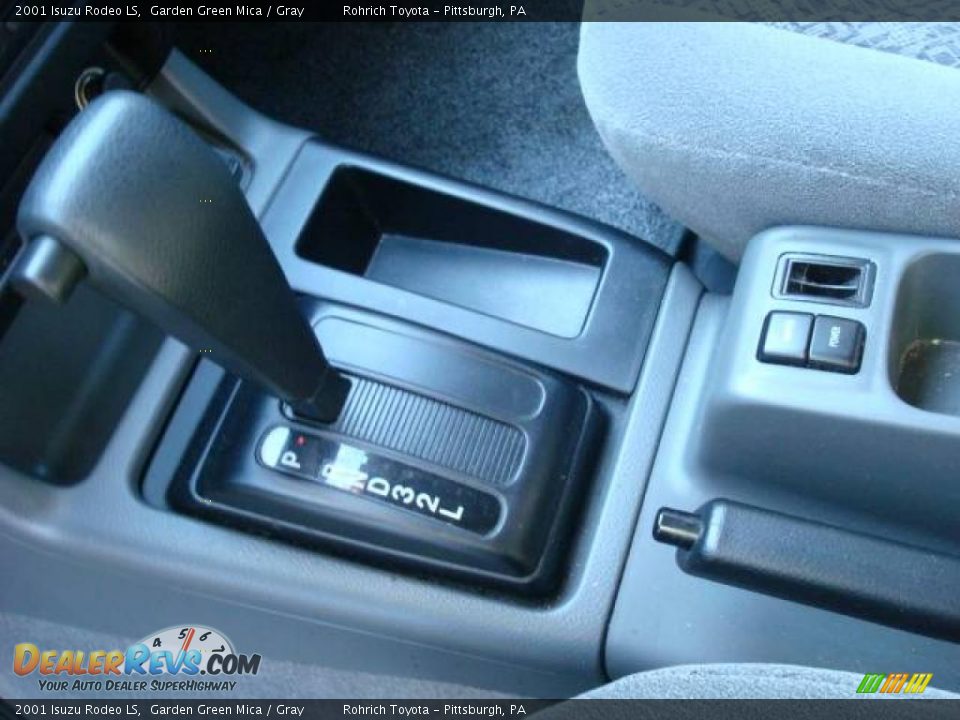 2001 Isuzu Rodeo LS Garden Green Mica / Gray Photo #17