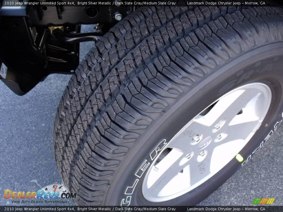 2010 Jeep Wrangler Unlimited Sport 4x4 Bright Silver Metallic / Dark Slate Gray/Medium Slate Gray Photo #15