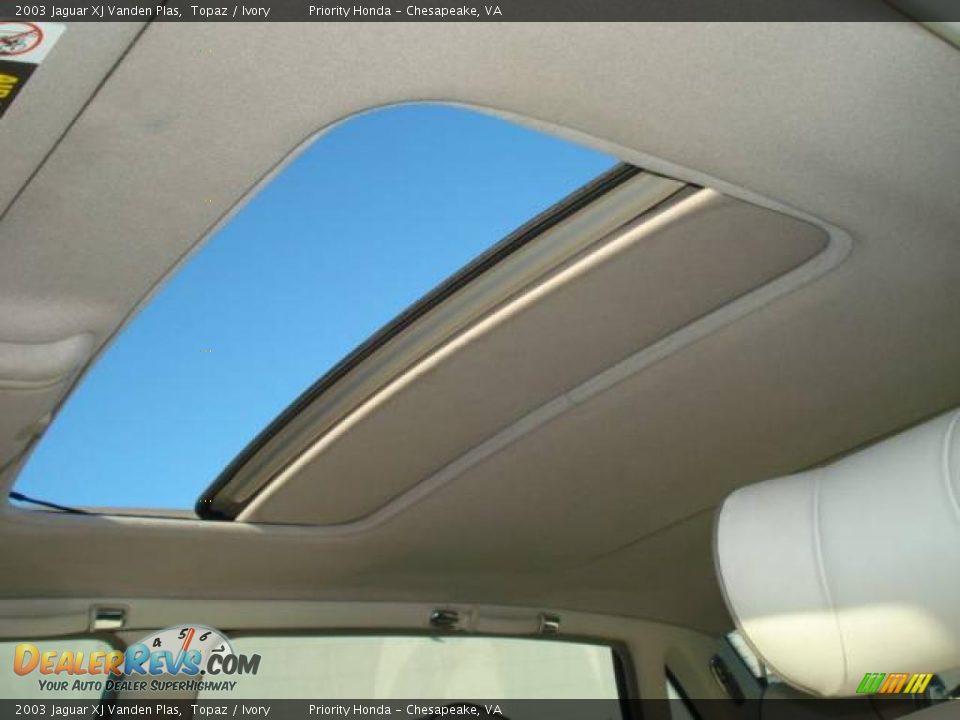 2003 Jaguar XJ Vanden Plas Topaz / Ivory Photo #16