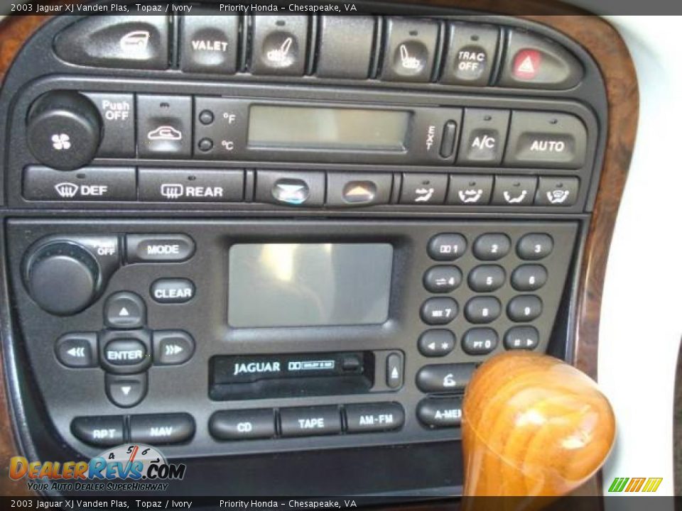 2003 Jaguar XJ Vanden Plas Topaz / Ivory Photo #17