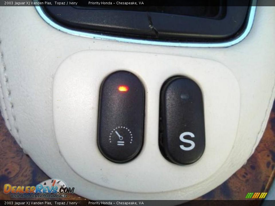 2003 Jaguar XJ Vanden Plas Topaz / Ivory Photo #19