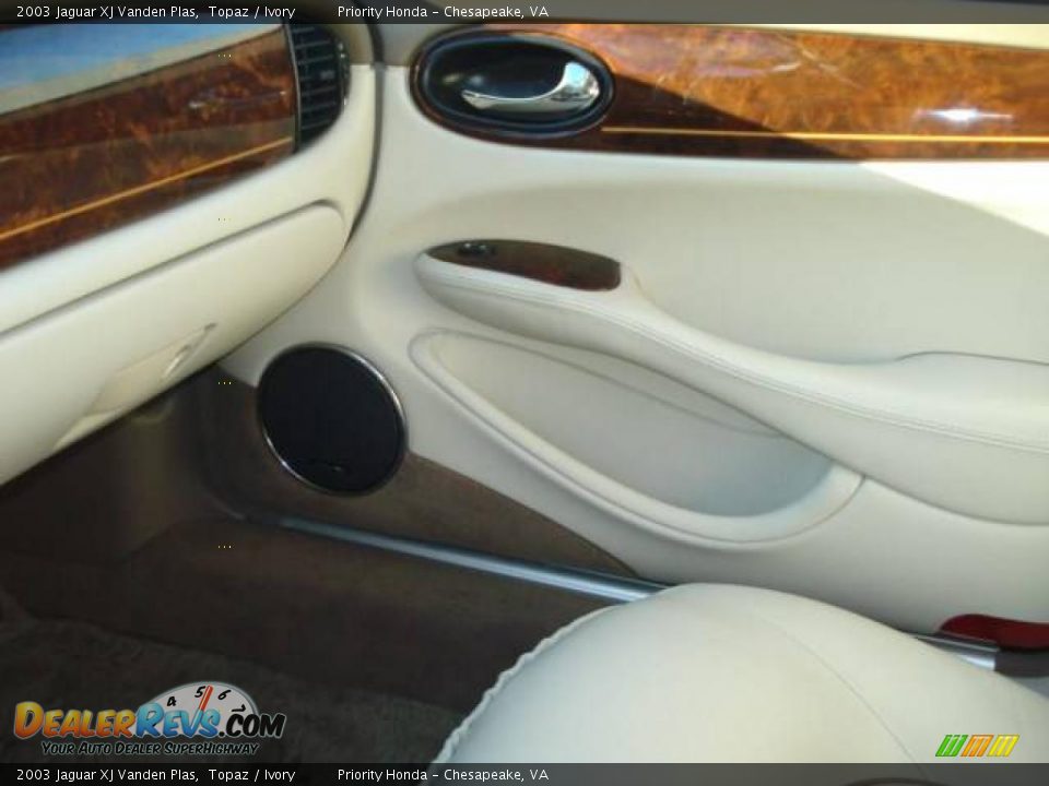 2003 Jaguar XJ Vanden Plas Topaz / Ivory Photo #21