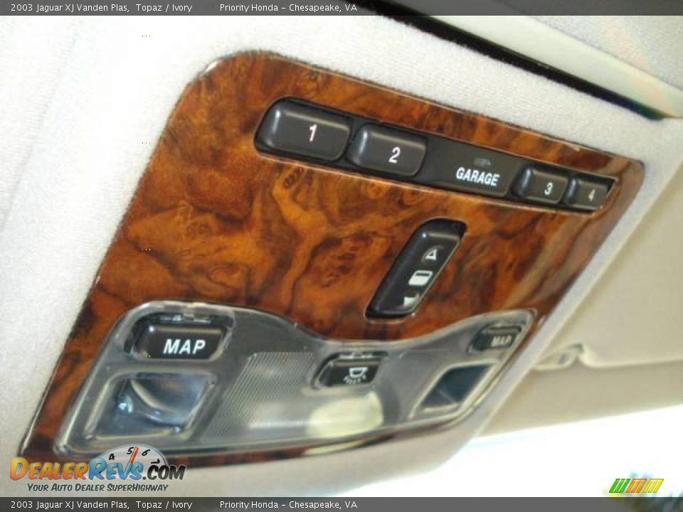 2003 Jaguar XJ Vanden Plas Topaz / Ivory Photo #22