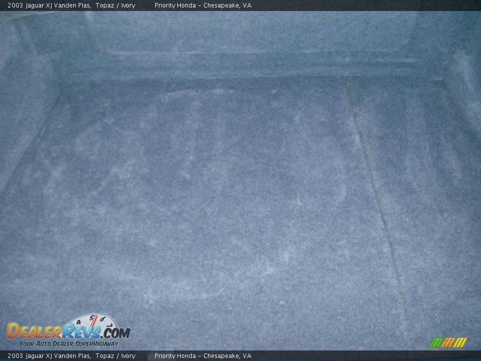 2003 Jaguar XJ Vanden Plas Topaz / Ivory Photo #26