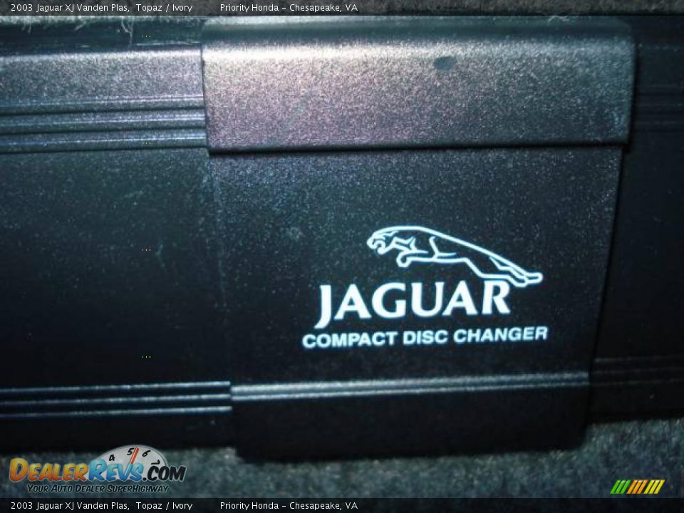 2003 Jaguar XJ Vanden Plas Topaz / Ivory Photo #29