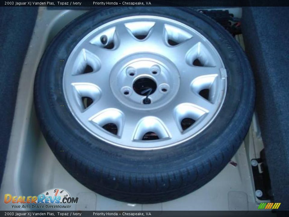 2003 Jaguar XJ Vanden Plas Topaz / Ivory Photo #30