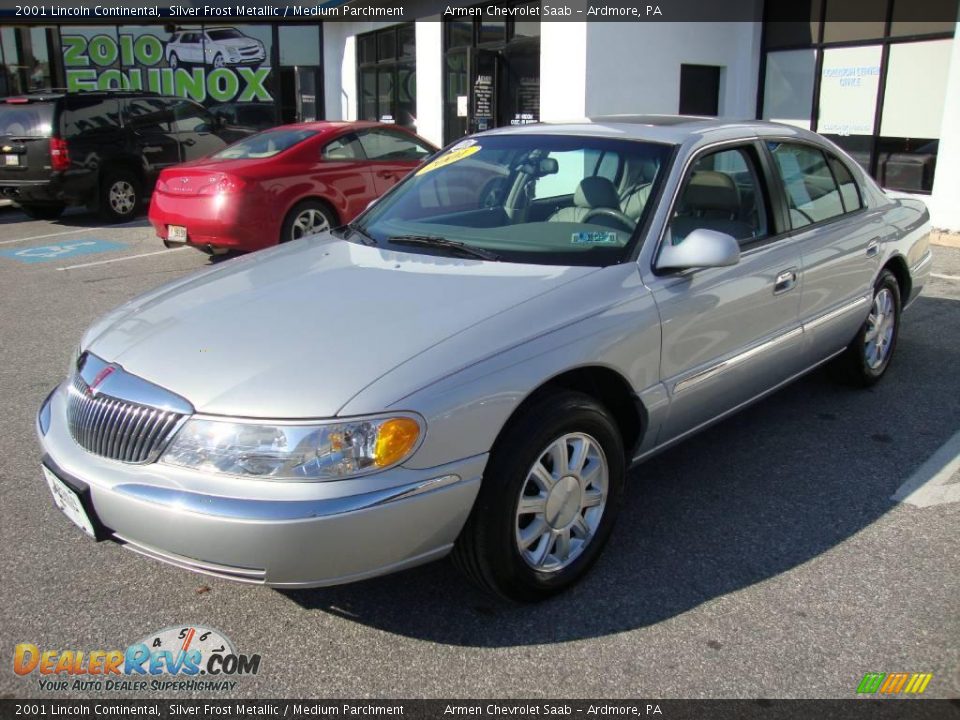 2001 Lincoln Continental Silver Frost Metallic / Medium Parchment Photo #1