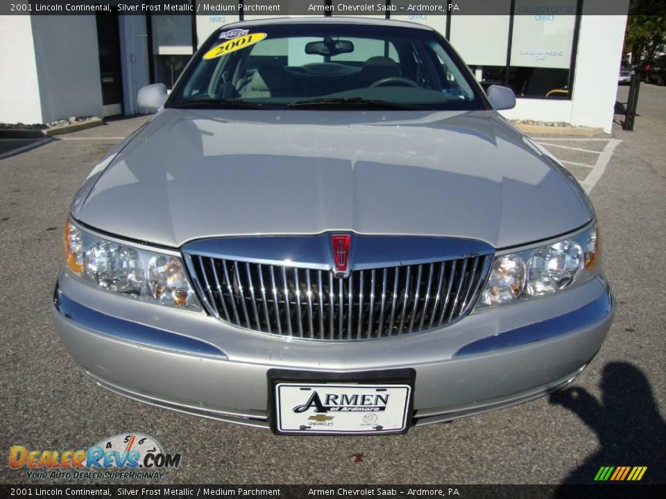 2001 Lincoln Continental Silver Frost Metallic / Medium Parchment Photo #3