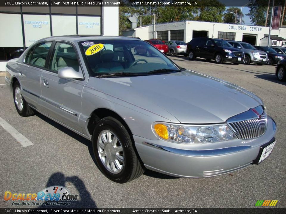 2001 Lincoln Continental Silver Frost Metallic / Medium Parchment Photo #4