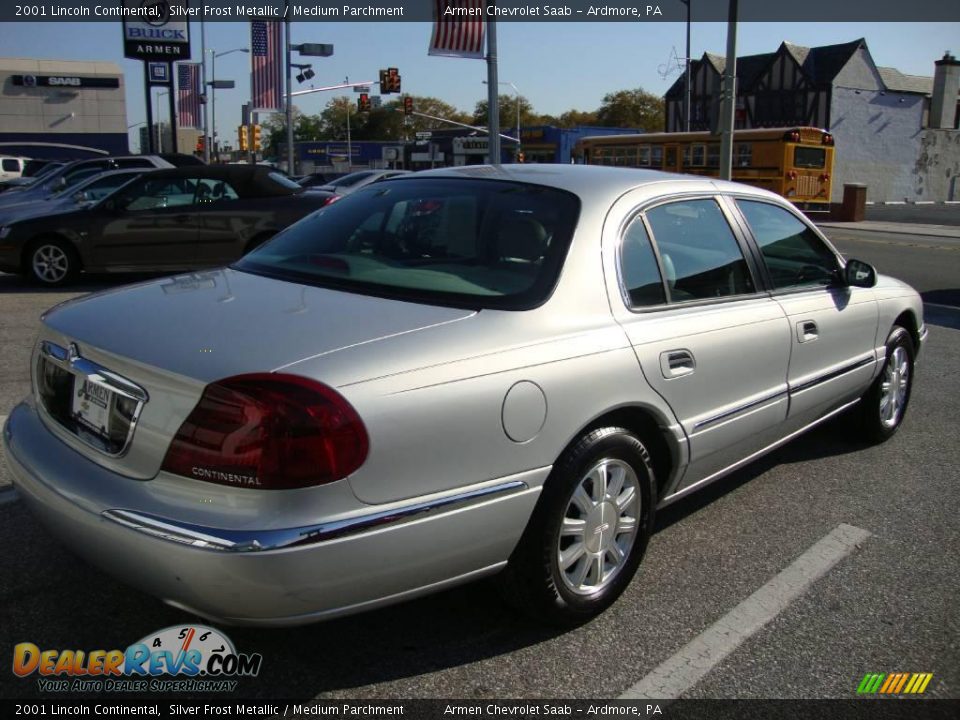 2001 Lincoln Continental Silver Frost Metallic / Medium Parchment Photo #7