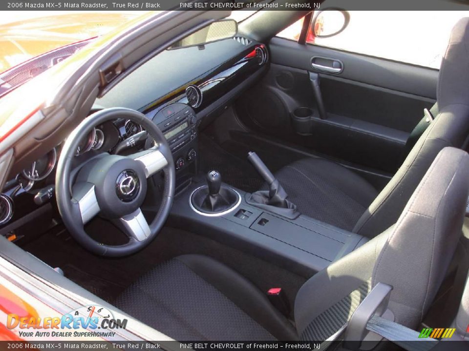 2006 Mazda MX-5 Miata Roadster True Red / Black Photo #15