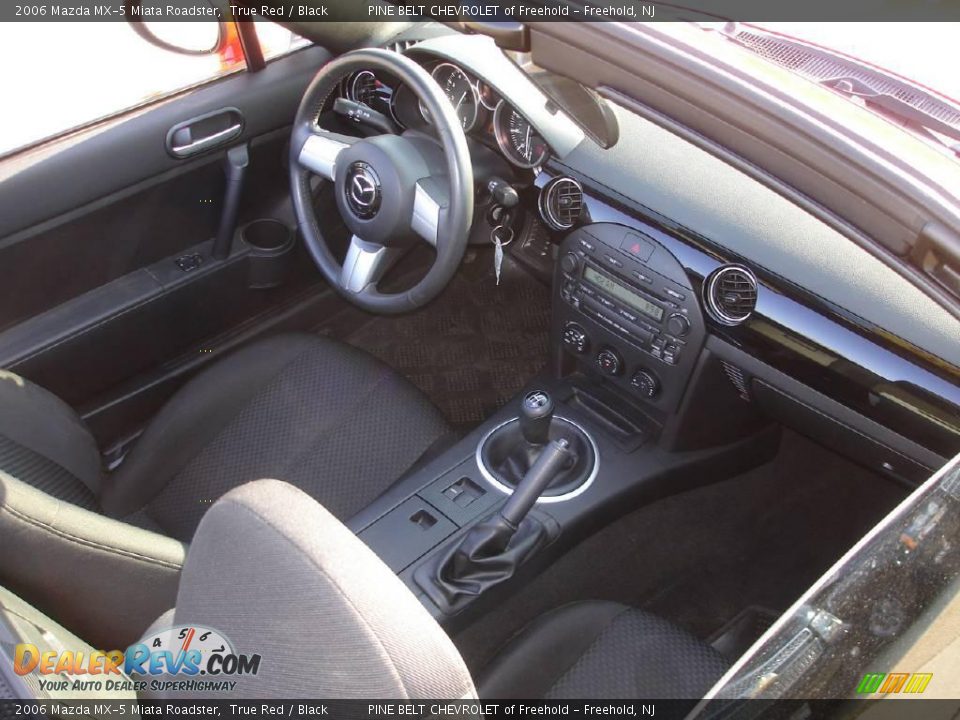 2006 Mazda MX-5 Miata Roadster True Red / Black Photo #16