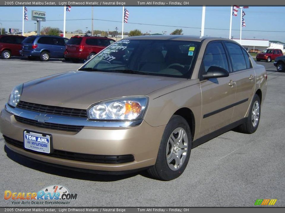 2005 Chevrolet Malibu Sedan Light Driftwood Metallic / Neutral Beige Photo #1