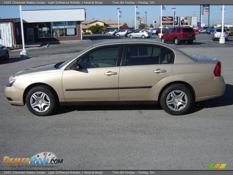 2005 Chevrolet Malibu Sedan Light Driftwood Metallic / Neutral Beige Photo #2