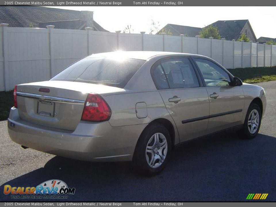 2005 Chevrolet Malibu Sedan Light Driftwood Metallic / Neutral Beige Photo #5