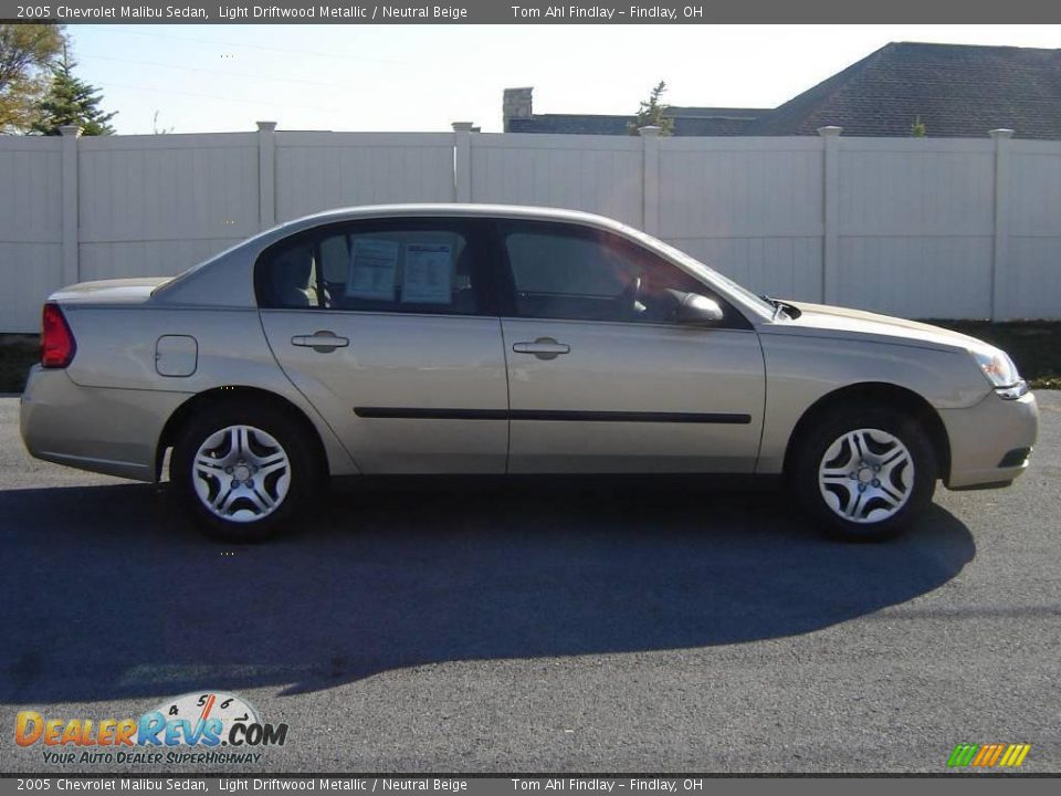 2005 Chevrolet Malibu Sedan Light Driftwood Metallic / Neutral Beige Photo #6