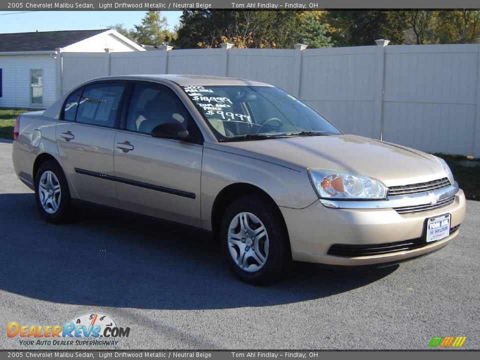 2005 Chevrolet Malibu Sedan Light Driftwood Metallic / Neutral Beige Photo #7
